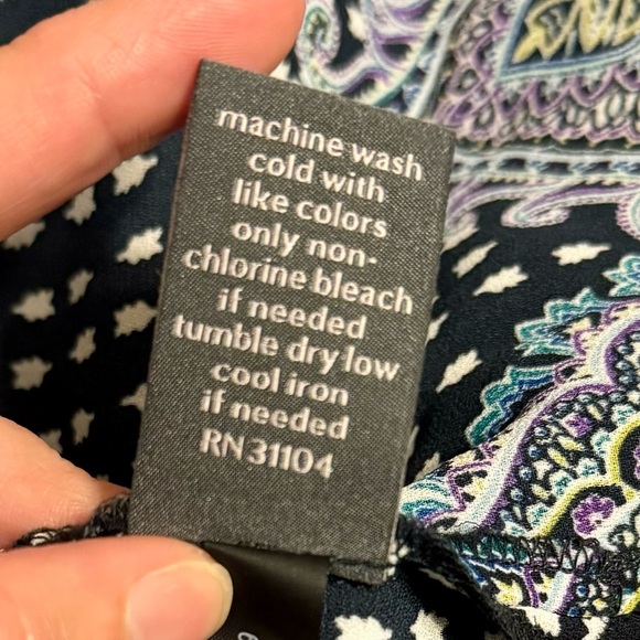 THE LIMITED - XL Women’s Paisley Print Long Sleeve Button-Up Collared Blouse. - Picture 7 of 7